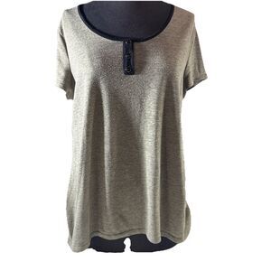 Susan Lawrence Green Three Button Accent Round Neck Short Sleeve Tee Size L